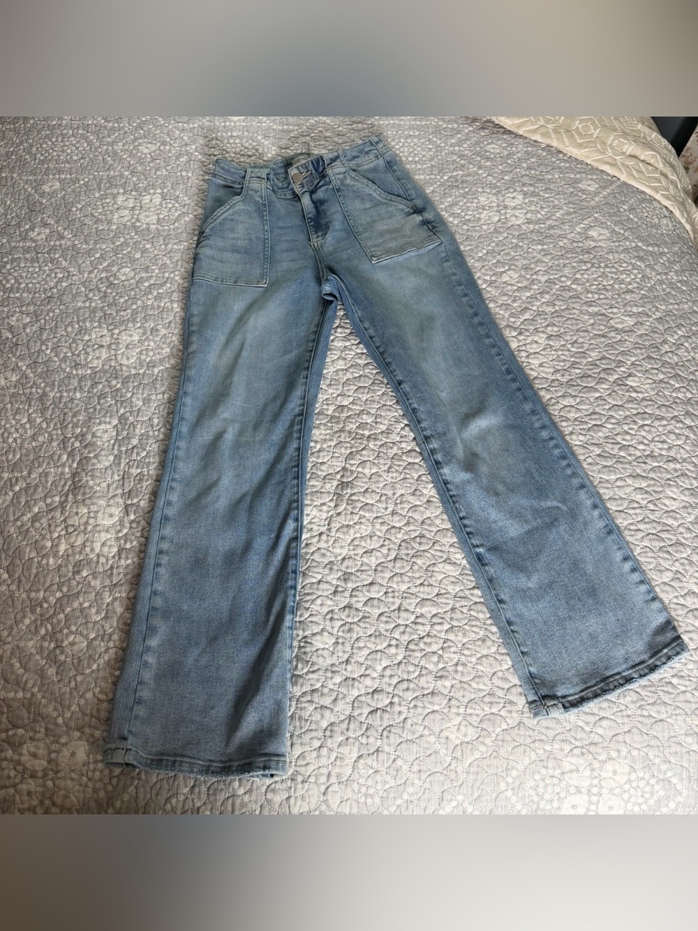 Risen High-Rise Light Blue Flare Jeans Women's Wide Leg. Size 3/26.